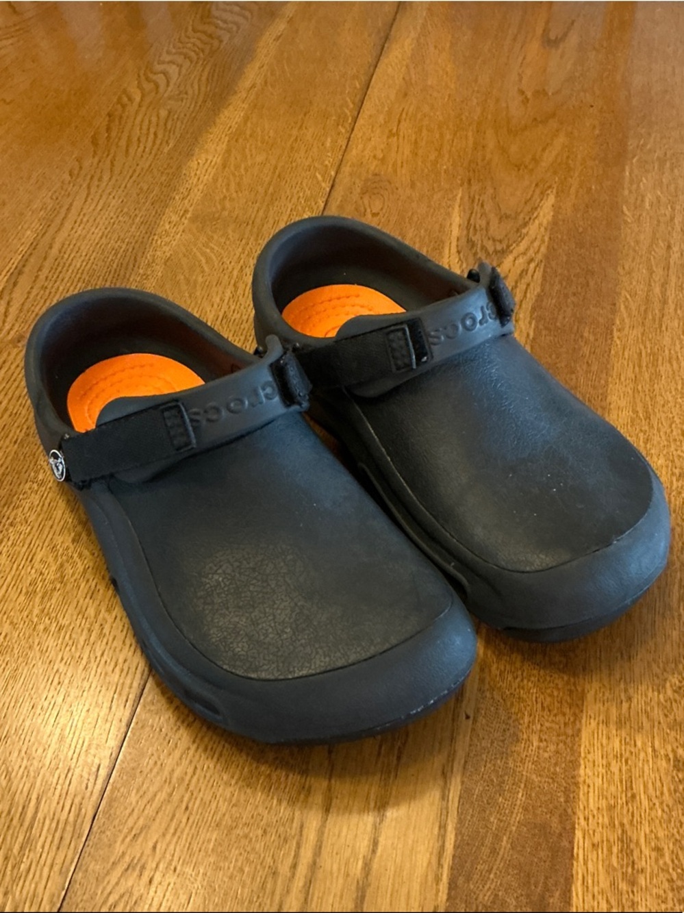 Woman’s CROCS Bistro Pro LiteRide work black clog. Size 10. Gently worn.